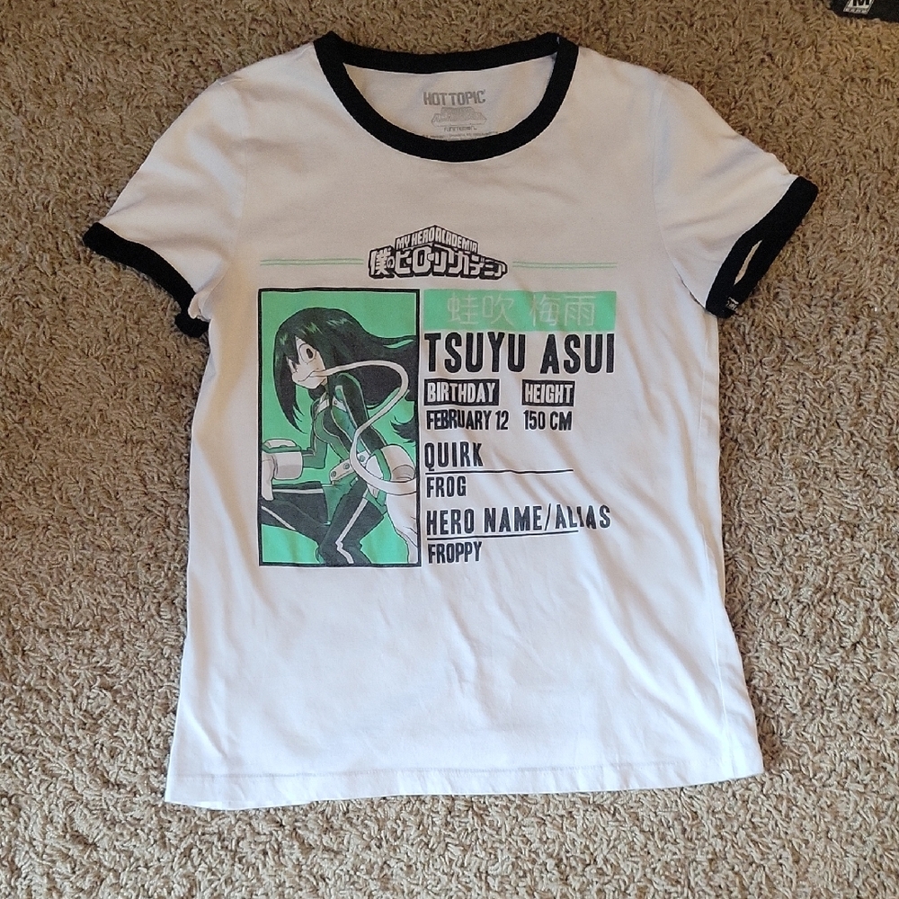 Hot Topic White and Black Graphic Tee